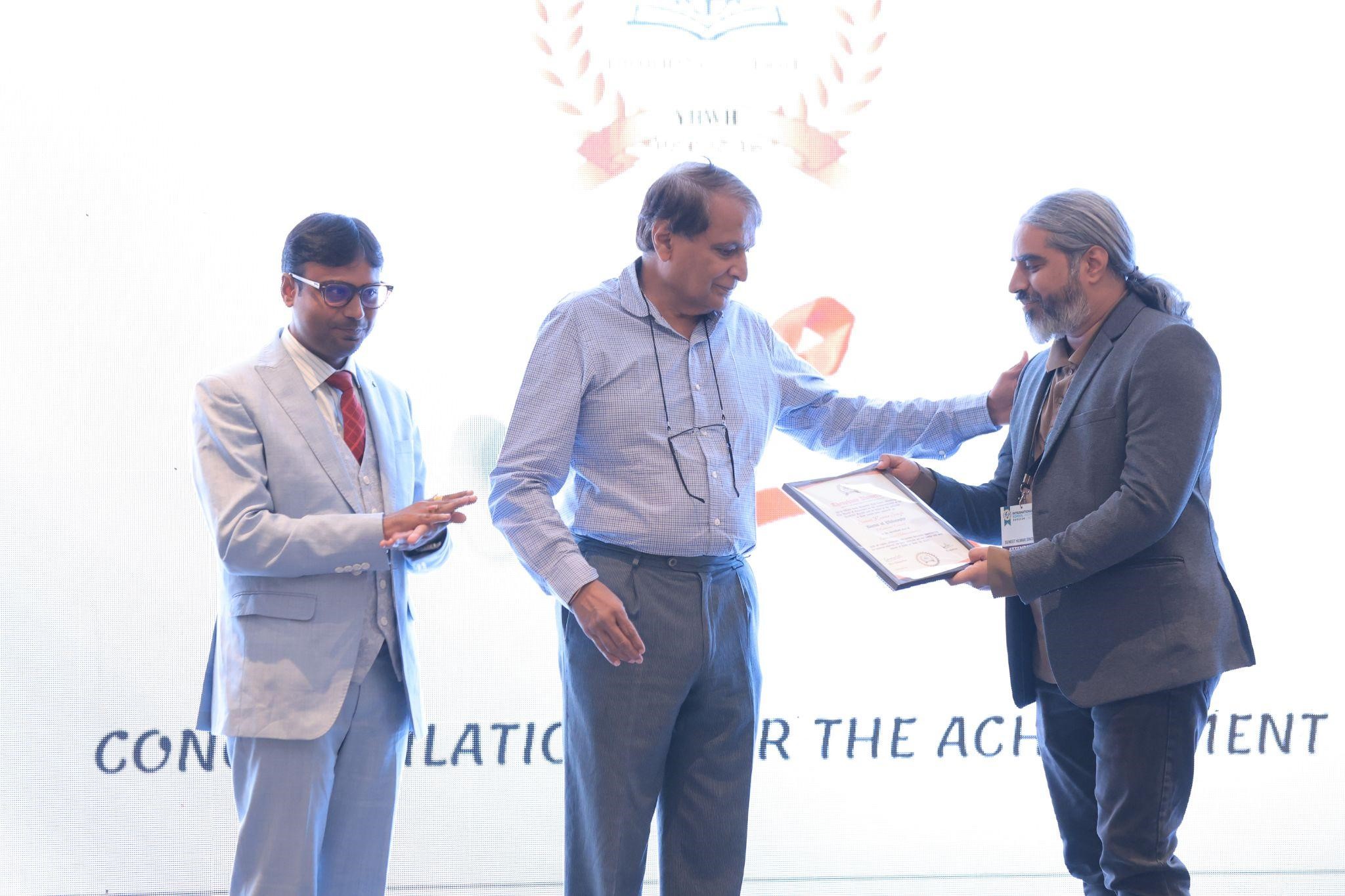 Awards-04 Suneet Singh with Suresh Prabhu